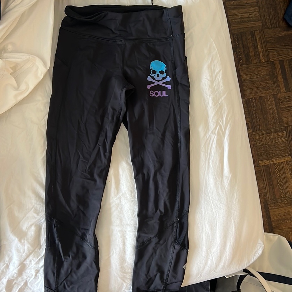 Lululemon SoulCycle legging 3/4 length. Size 4.